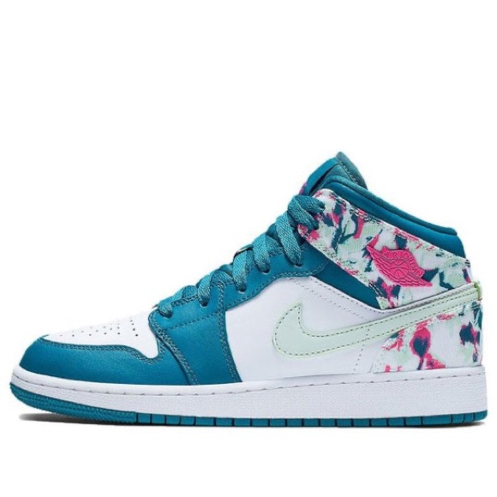 Air Jordan Nike mid tropical twist leather sneakers, size 1
